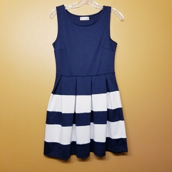 Altar'd State | Navy & White Colorblock Felicity Pointe Dress (Size Small) - Picture 2 of 8
